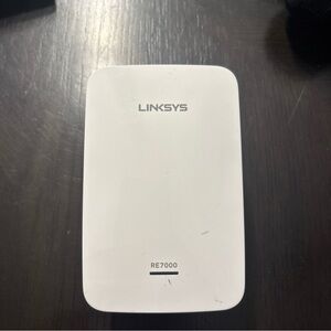 Linksys MAX-STREAM WiFi Range Extender RE7000 AC1900 2,500 Sq. ft Coverage